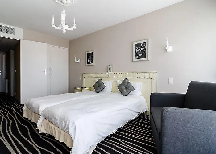 Du Parc 3* آركاشو