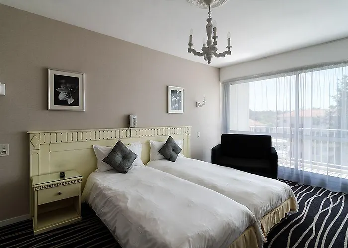 Du Parc 3* آركاشو