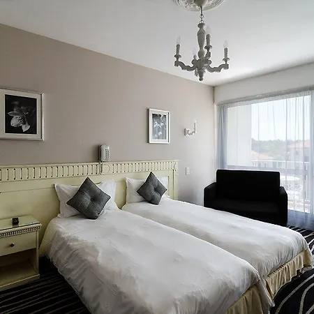 Du Parc 3* آركاشو